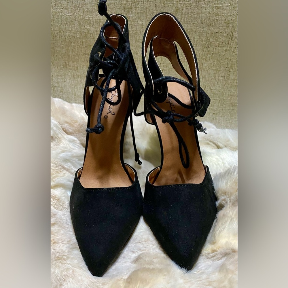 Chic Black Lace-Up Women's Heels